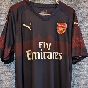 Men's XL brand new Fly Emirates jersey